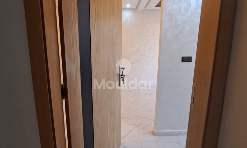 شقة جديدة للشراء في الطابق الأول شقة جديدة للشراء في الطابق الأول