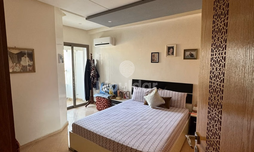 شقة للشراء مع شرفة في الطابق الثالث