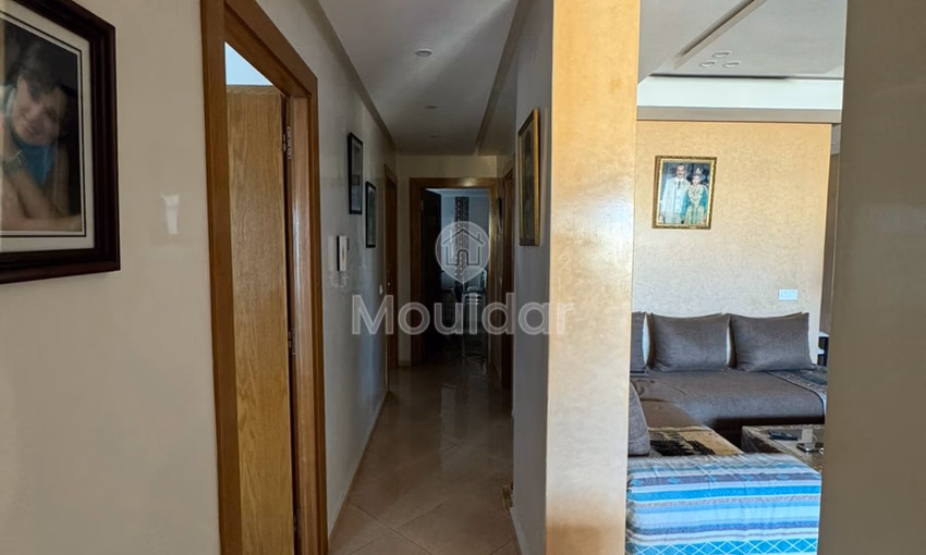 شقة للشراء مع شرفة في الطابق الثالث