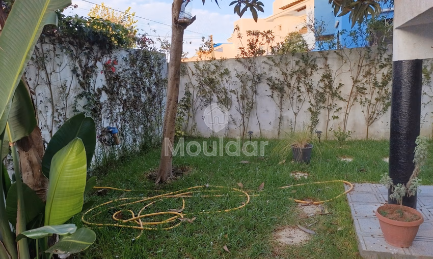 فيلا للشراء مع تراس