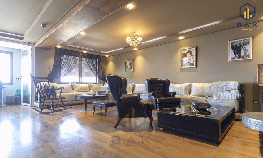 شقة للشراء مع شرفة في الطابق الخامس