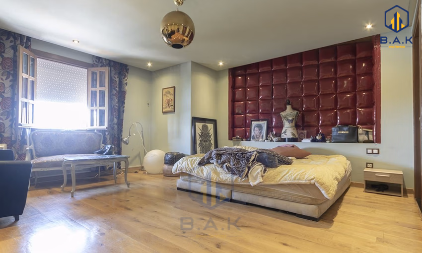 شقة للشراء مع شرفة في الطابق الخامس