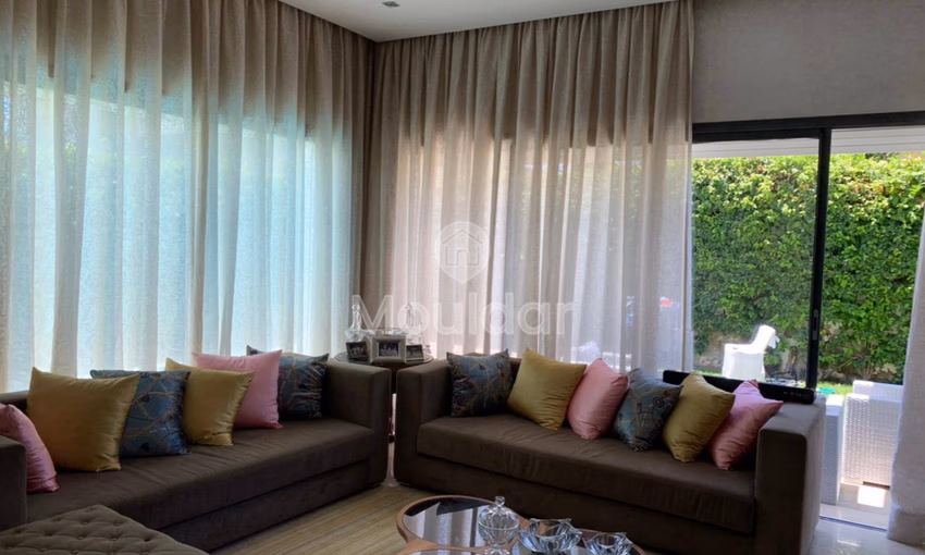 Villa en venta con piscina