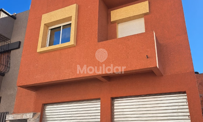 منزل جديد للشراء مع تراس