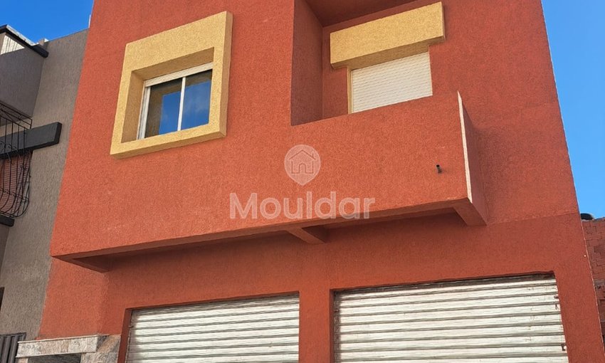 منزل جديد للشراء مع تراس