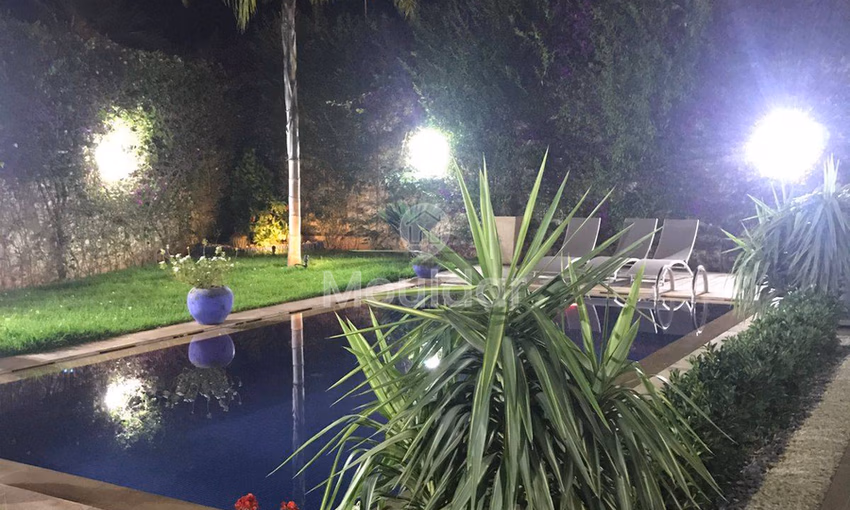 فيلا فاخرة للبيع في مراكش - 4 غرف نوم واسعة