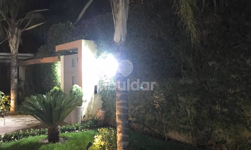 فيلا فاخرة للبيع في مراكش - 4 غرف نوم واسعة