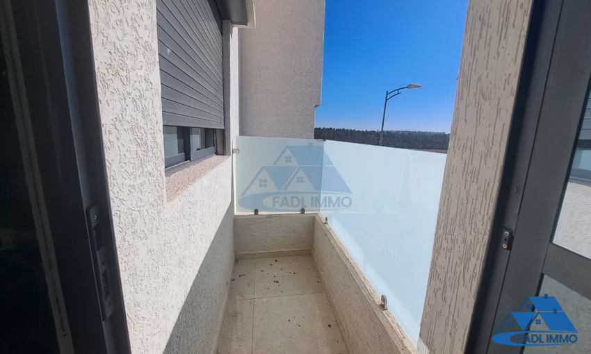 Casa nueva en venta con balcón Casa nueva en venta con balcón