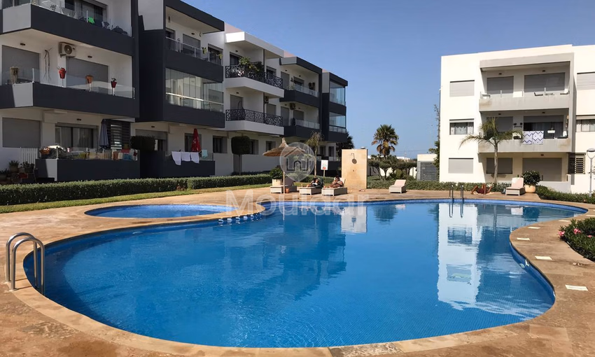 شقة للإيجار مع مسبح في الطابق الأرضي