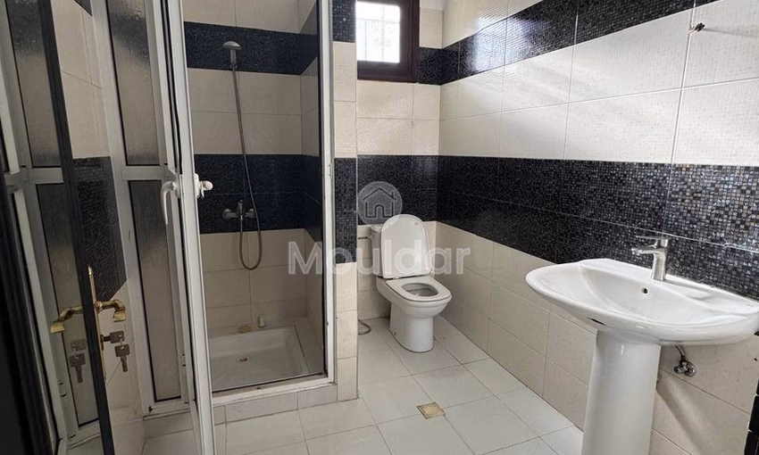 Apartment for rent with terrace