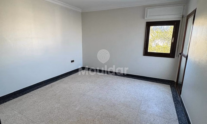 Apartment for rent with terrace