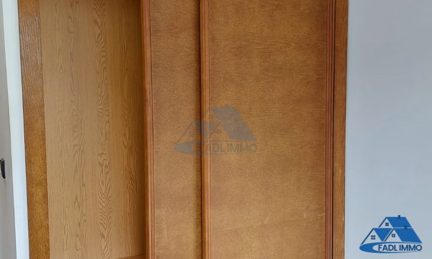 Appartement à louer avec balcon au premier étage