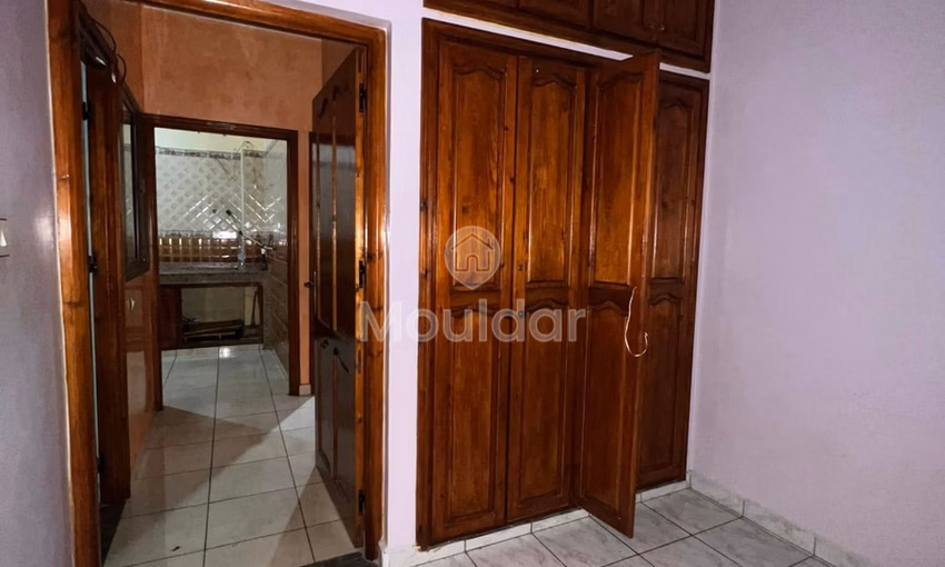 Appartement à louer au deuxième étage