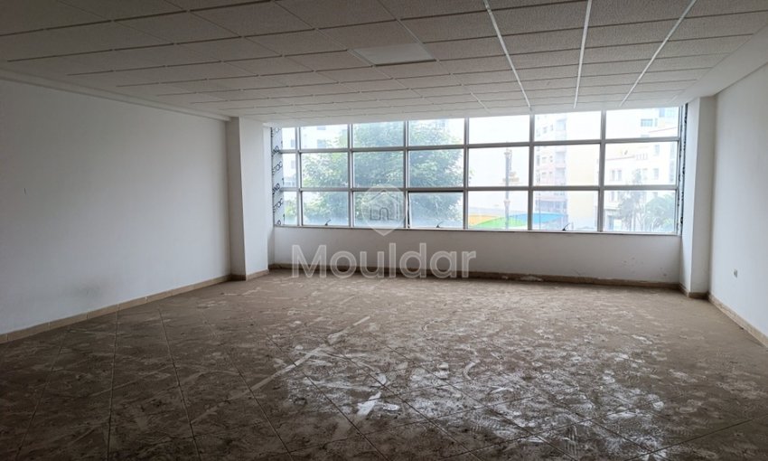 مكتب للإيجار بمساحة 87م²، غرفة واحدة، مركز القنيطرة، الطابق الأول. - view 5