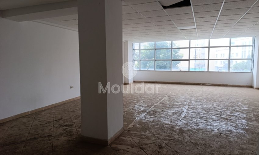 مكتب للإيجار بمساحة 87م²، غرفة واحدة، مركز القنيطرة، الطابق الأول. - view 4