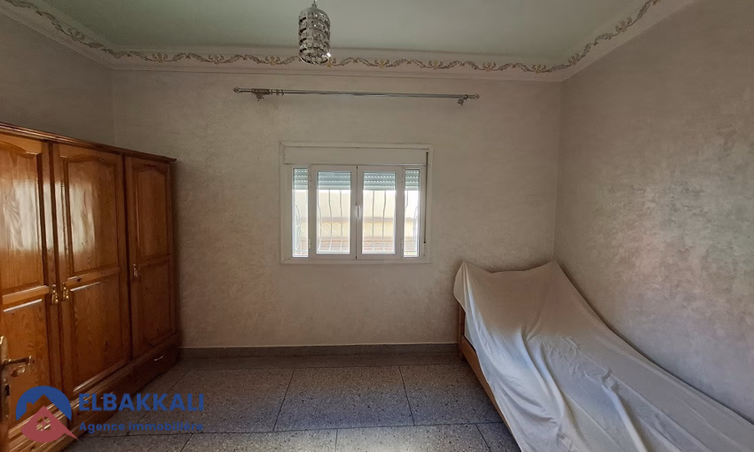 House for buy with garage