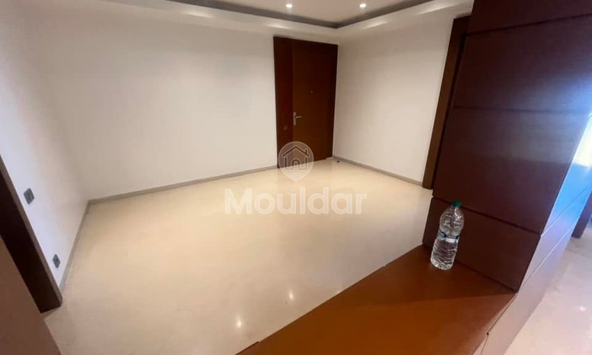 شقة للإيجار في عين دياب، الدار البيضاء - 3 غرف نوم، 220 متر مربع - view 6