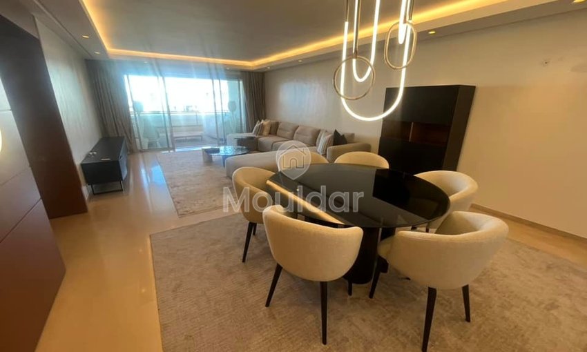 شقة للإيجار في عين دياب، الدار البيضاء - 3 غرف نوم، 220 متر مربع