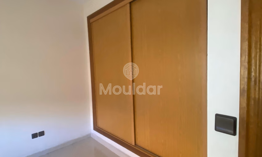 Oficina de 215m² en alquiler en Tánger - 3 habitaciones