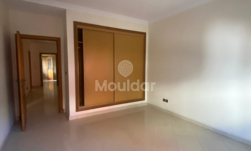 مكتب بمساحة 215م² للإيجار في طنجة - 3 غرف - view 7