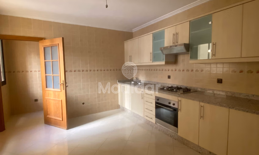 Oficina de 215m² en alquiler en Tánger - 3 habitaciones