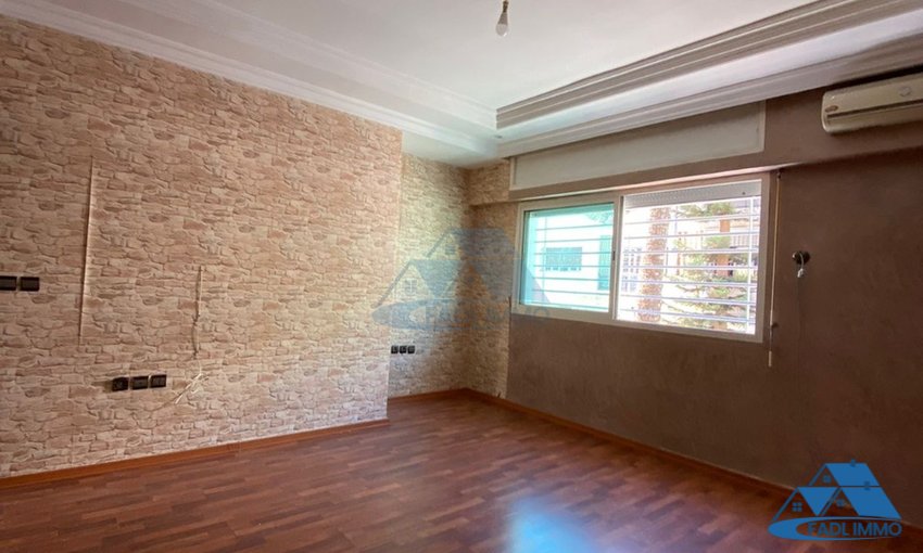 WOHNUNGSTELLENANGEBOT: WOHNUNG IN DER NÄHE DER TRAM-LINIEN IN AGDAL, RABAT