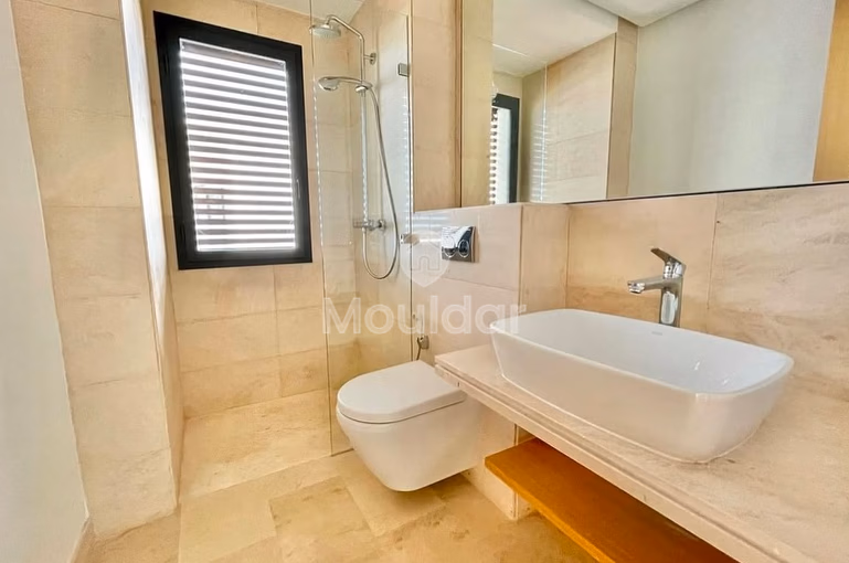 فيلا فاخرة للإيجار: 4 غرف في عين دياب