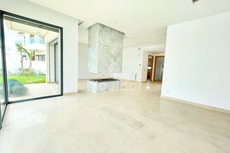 فيلا فاخرة للإيجار: 4 غرف في عين دياب - view 2