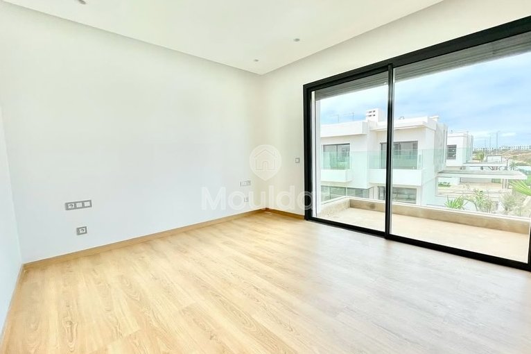 فيلا فاخرة للإيجار: 4 غرف في عين دياب - view 3