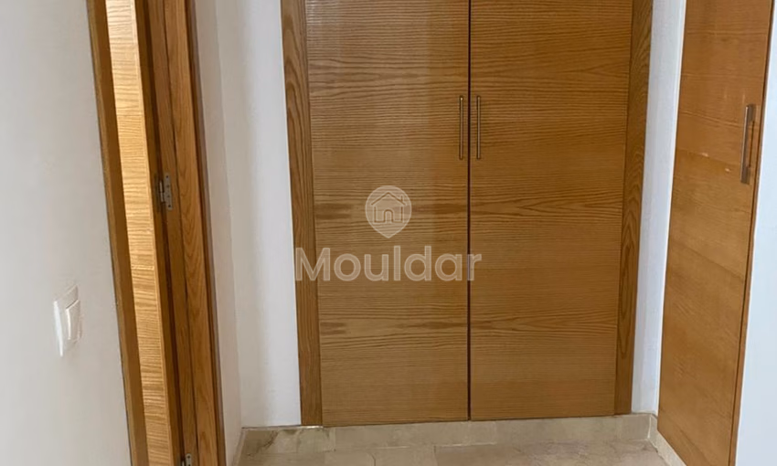 Spacious apartment for rent in El Menzeh: 143 m²