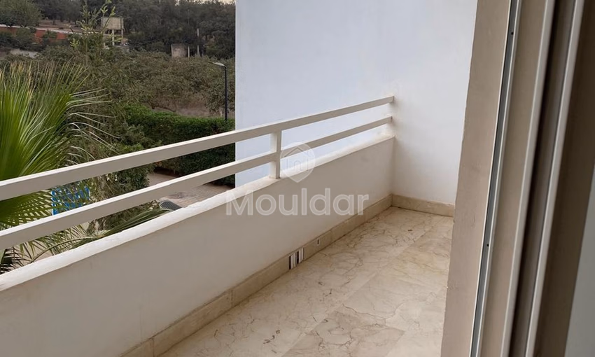 Spacious apartment for rent in El Menzeh: 143 m²