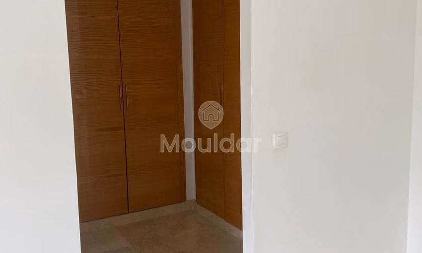 Spacious apartment for rent in El Menzeh: 143 m²