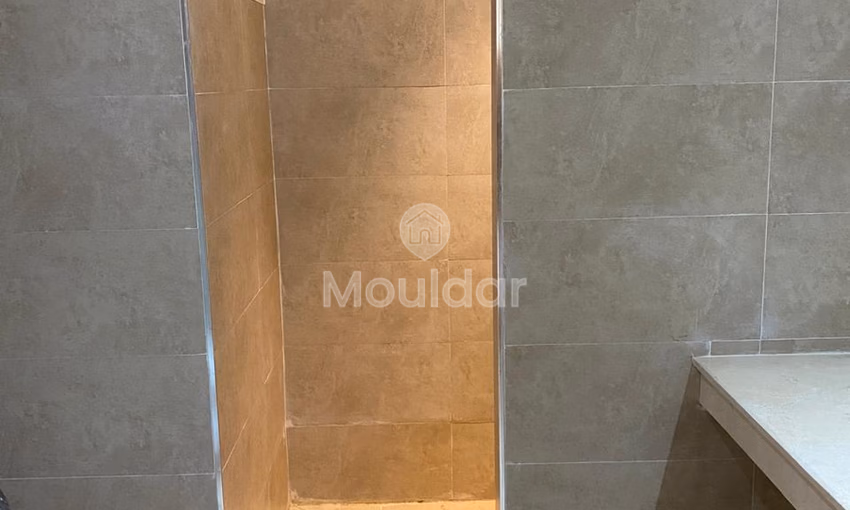 Spacious apartment for rent in El Menzeh: 143 m²