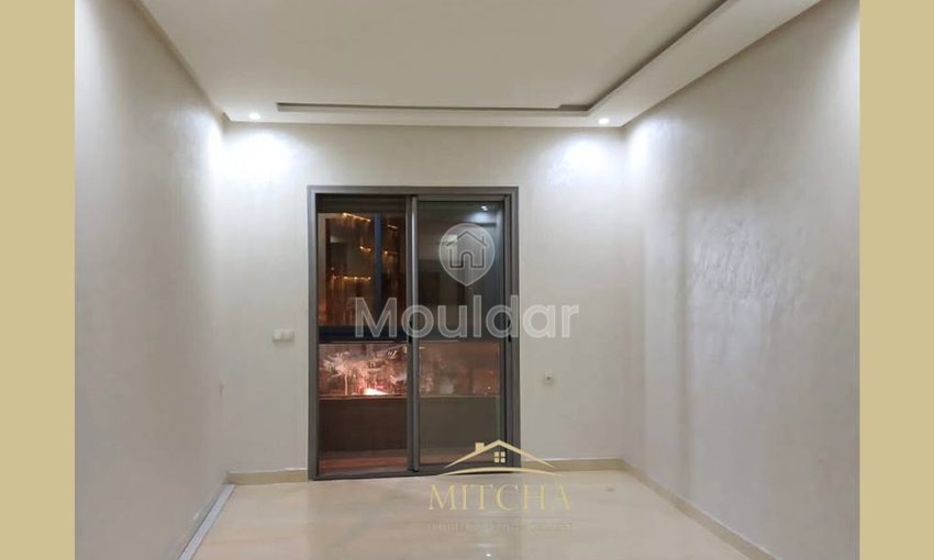 Charming Apartment for Sale: 2 Bedrooms in Roches Noires - view 2