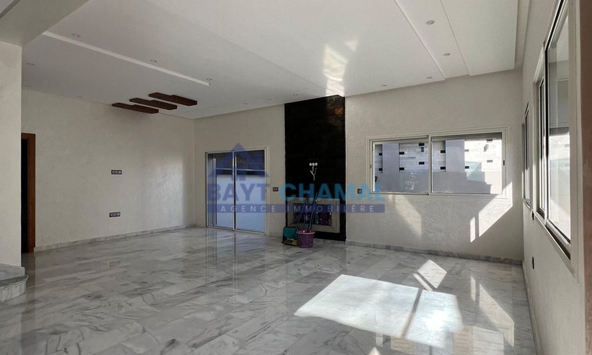 Modern villa for sale in Moujahidine - view 2
