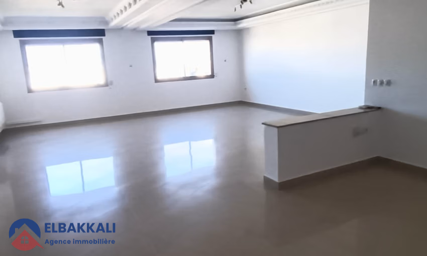 Appartement Spacieux à Louer à Tanger - 200m² au Cinquième Étage