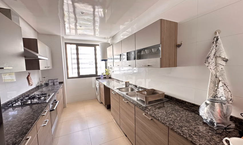 Beautiful Apartment for Rent in Souissi, Rabat - 100m²