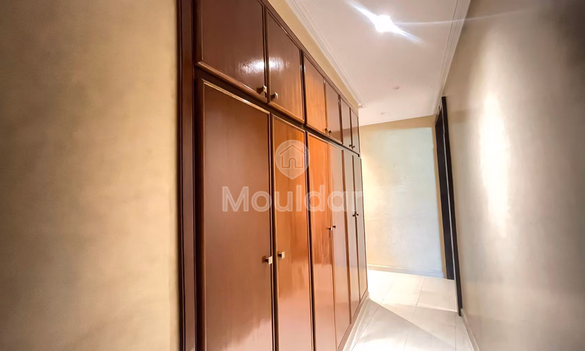 Charmant Appartement 3 Chambres à Louer à Tanger