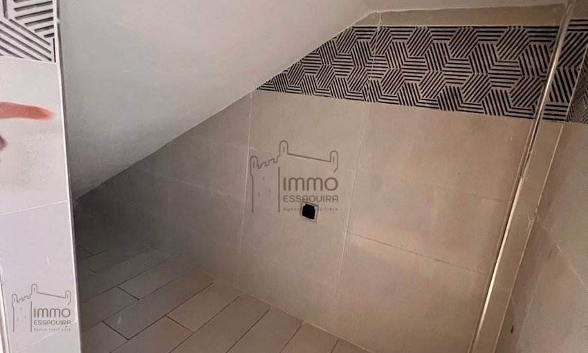 فيلا فسيحة على بعد 8 كم: أناقة وراحة للبيع - view 17