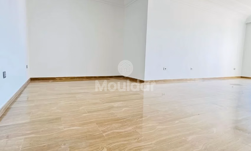 شقة جميلة للإيجار في الدار البيضاء - 3 غرف واسعة شقة جميلة للإيجار في الدار البيضاء - 3 غرف واسعة