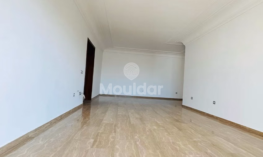 شقة جميلة للإيجار في الدار البيضاء - 3 غرف واسعة شقة جميلة للإيجار في الدار البيضاء - 3 غرف واسعة