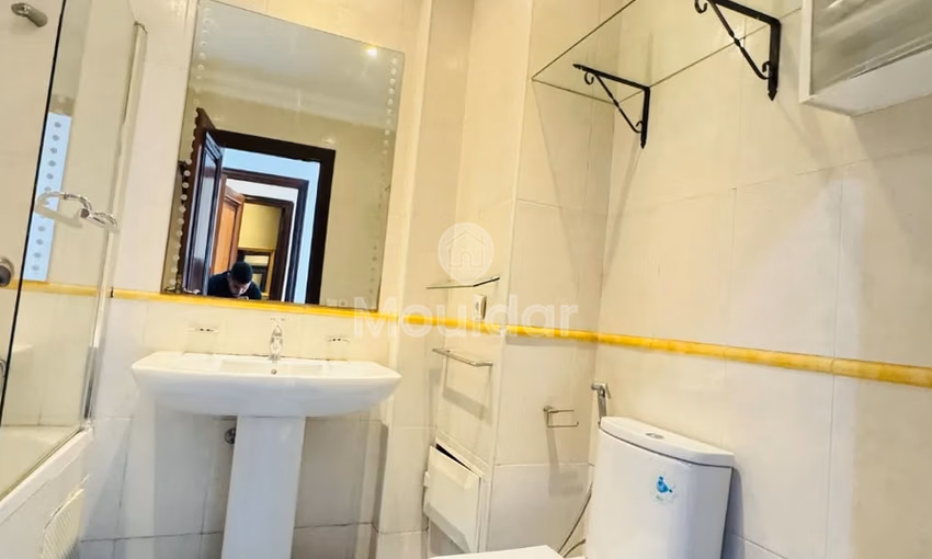 شقة جميلة للإيجار في الدار البيضاء - 3 غرف واسعة شقة جميلة للإيجار في الدار البيضاء - 3 غرف واسعة