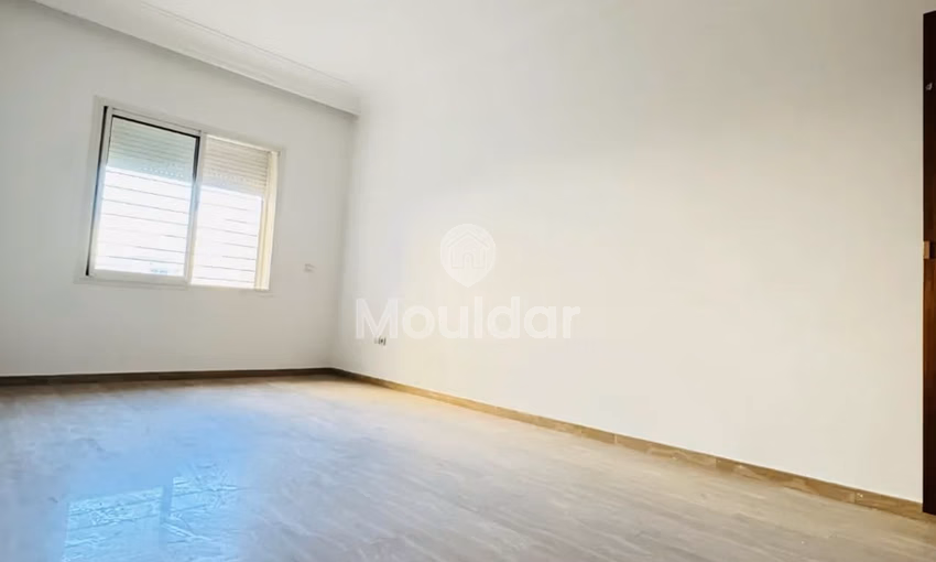 شقة جميلة للإيجار في الدار البيضاء - 3 غرف واسعة شقة جميلة للإيجار في الدار البيضاء - 3 غرف واسعة