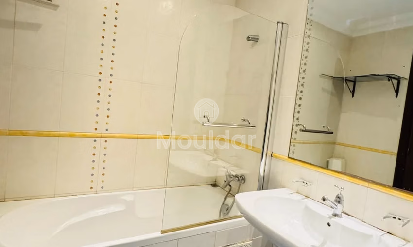 شقة جميلة للإيجار في الدار البيضاء - 3 غرف واسعة شقة جميلة للإيجار في الدار البيضاء - 3 غرف واسعة