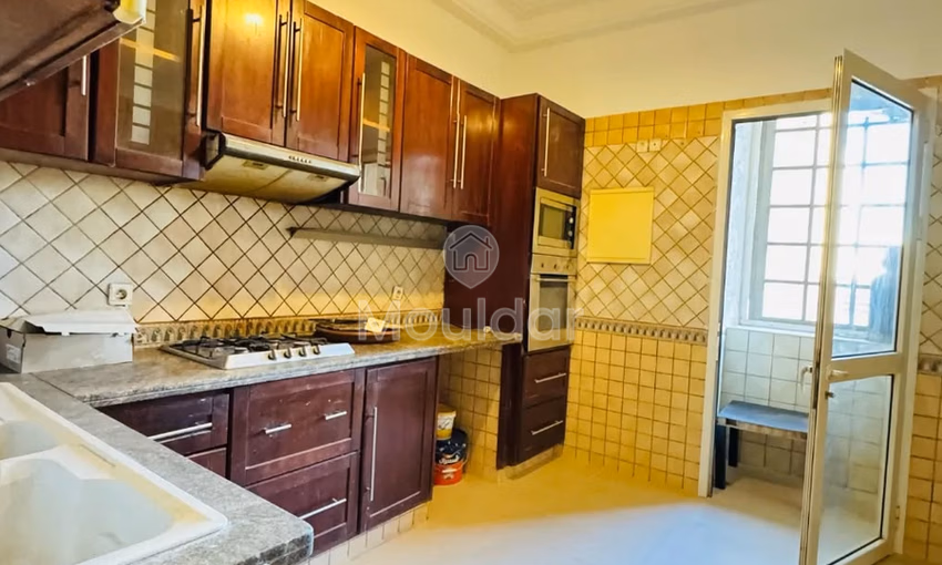 شقة جميلة للإيجار في الدار البيضاء - 3 غرف واسعة شقة جميلة للإيجار في الدار البيضاء - 3 غرف واسعة