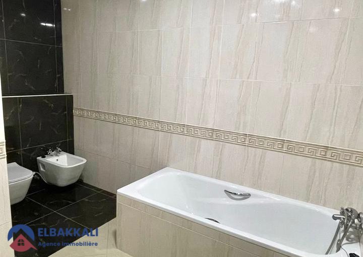 For sale: Spacious 3-bedroom apartment in Tangier - Iberia - view 19