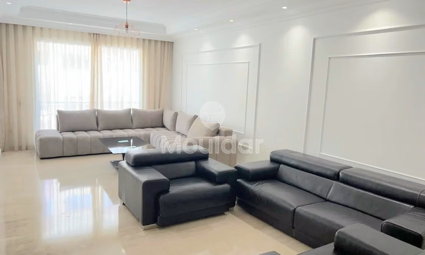 شقة جميلة مكونة من 3 غرف للإيجار في الدار البيضاء - الأميرات