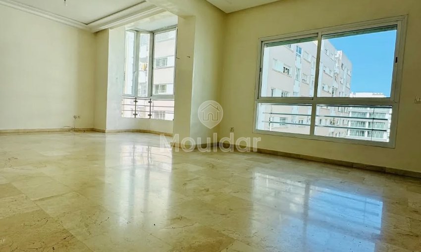 Casablanca huur is in Casablanca الدار البيضاء. Studio 4e verdieping 75 m2 lift zonder garage wijk les princesses 2 badkamers prijs 5300 DHS#Maroc #Casablanca #Rabat #Marrakech #Morocco