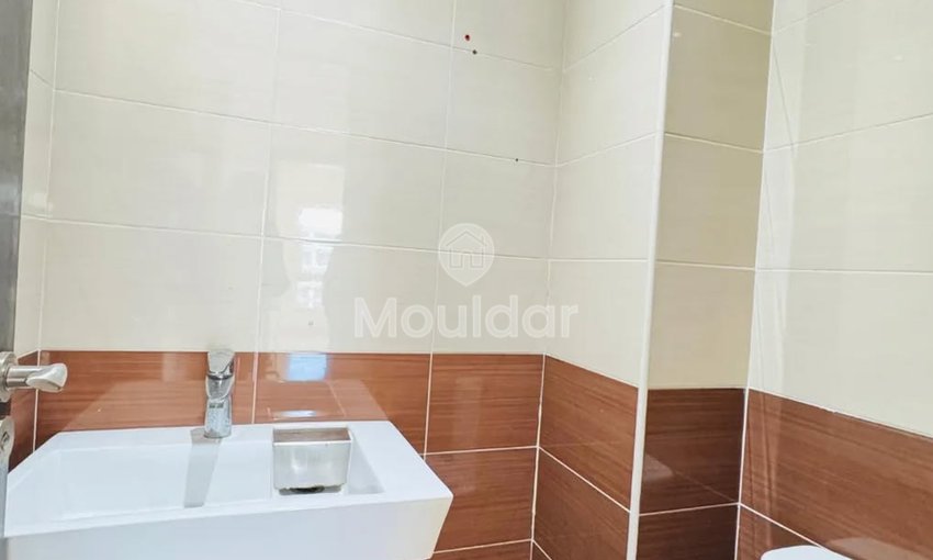 Casablanca huur is in Casablanca الدار البيضاء. Studio 4e verdieping 75 m2 lift zonder garage wijk les princesses 2 badkamers prijs 5300 DHS#Maroc #Casablanca #Rabat #Marrakech #Morocco - view 9