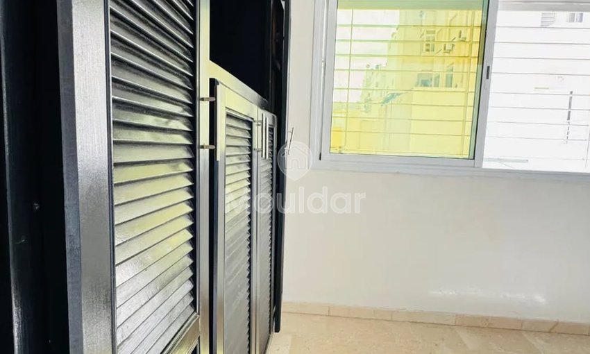 Casablanca huur is in Casablanca الدار البيضاء. Studio 4e verdieping 75 m2 lift zonder garage wijk les princesses 2 badkamers prijs 5300 DHS#Maroc #Casablanca #Rabat #Marrakech #Morocco - view 5